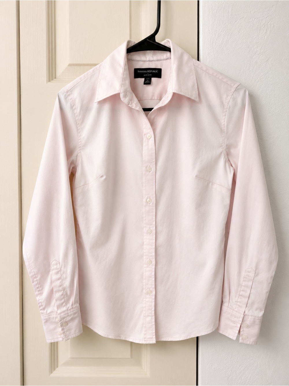Banana Republic Light Pink Women's Button-Up Blouse